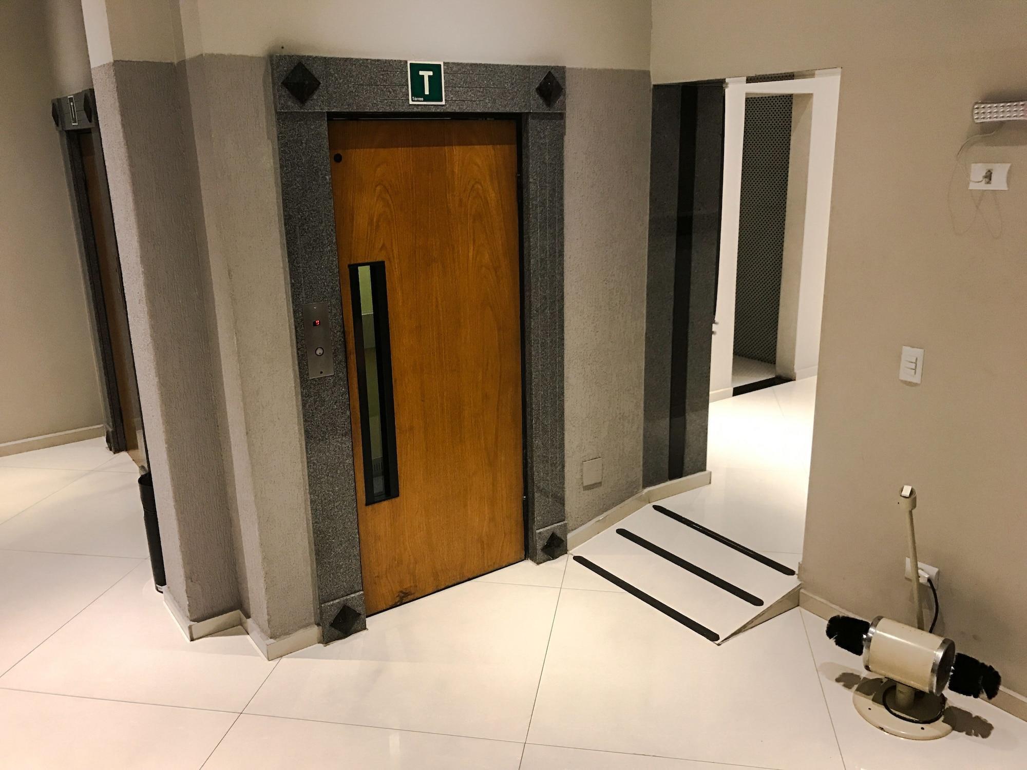 Rede Andrade Mercado Hotel Curitiba Kültér fotó